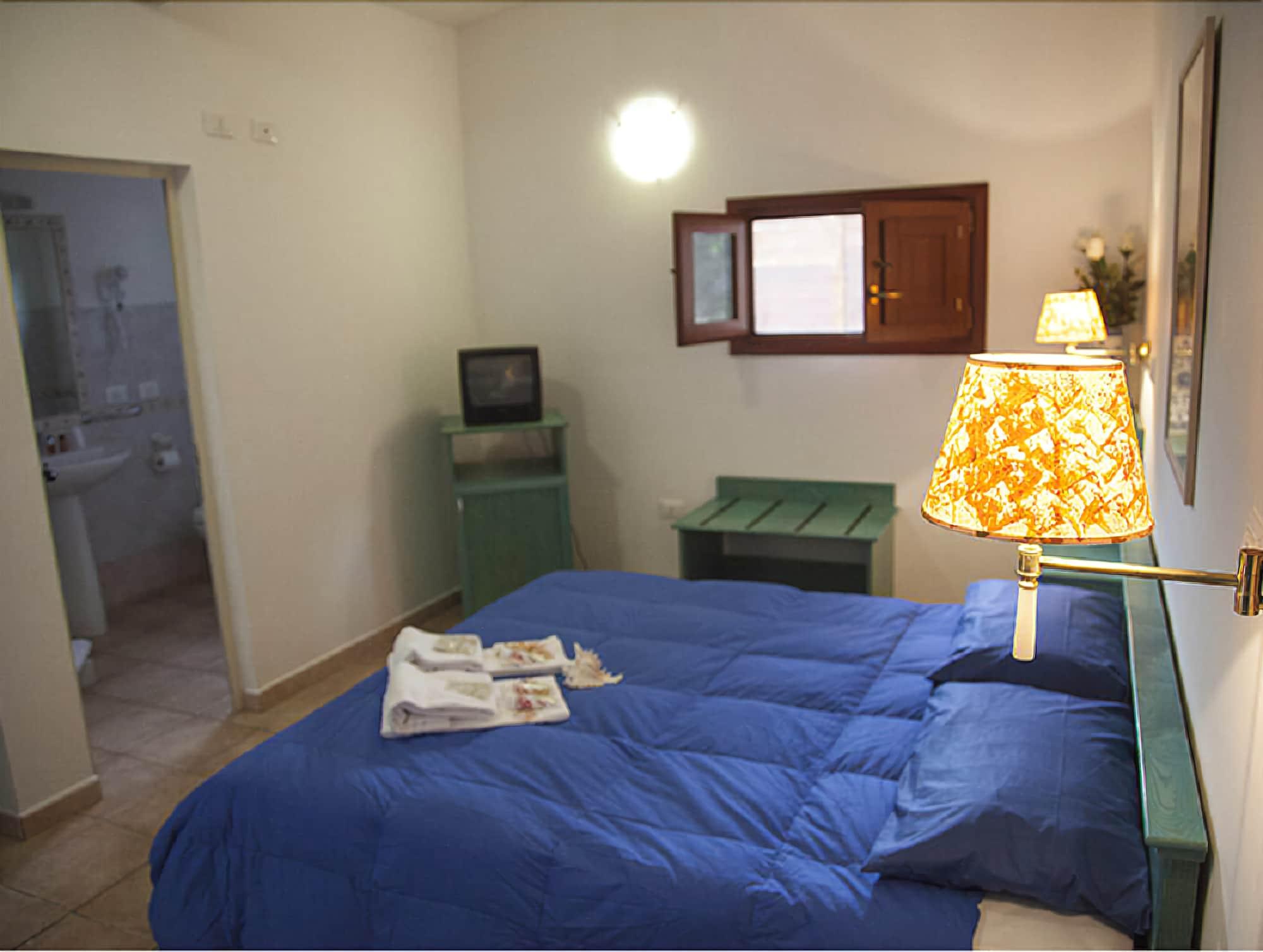Hotel Mezzaluna Карлофорте Екстериор снимка