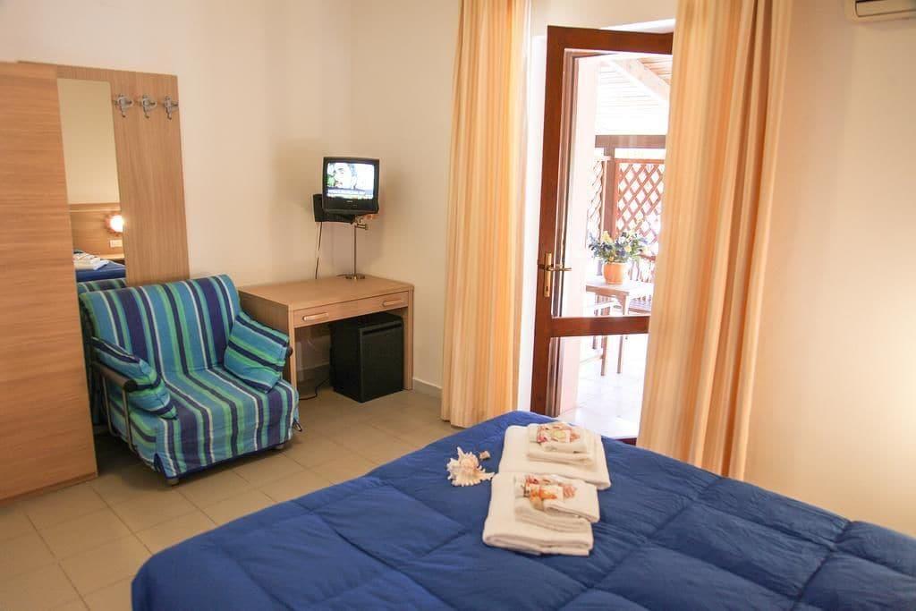 Hotel Mezzaluna Карлофорте Екстериор снимка