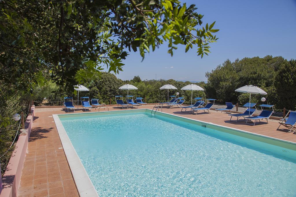 Hotel Mezzaluna Карлофорте Екстериор снимка
